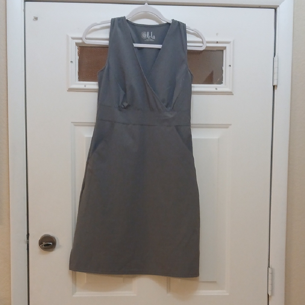 Lola Gray Sleeveless V-Neck Sheath Dress